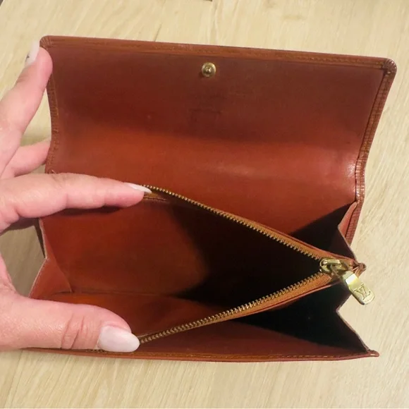 💎💎✨✨Louis Vuitton Epi Leather Wallet – Elegant & Timeless✨✨💎💎